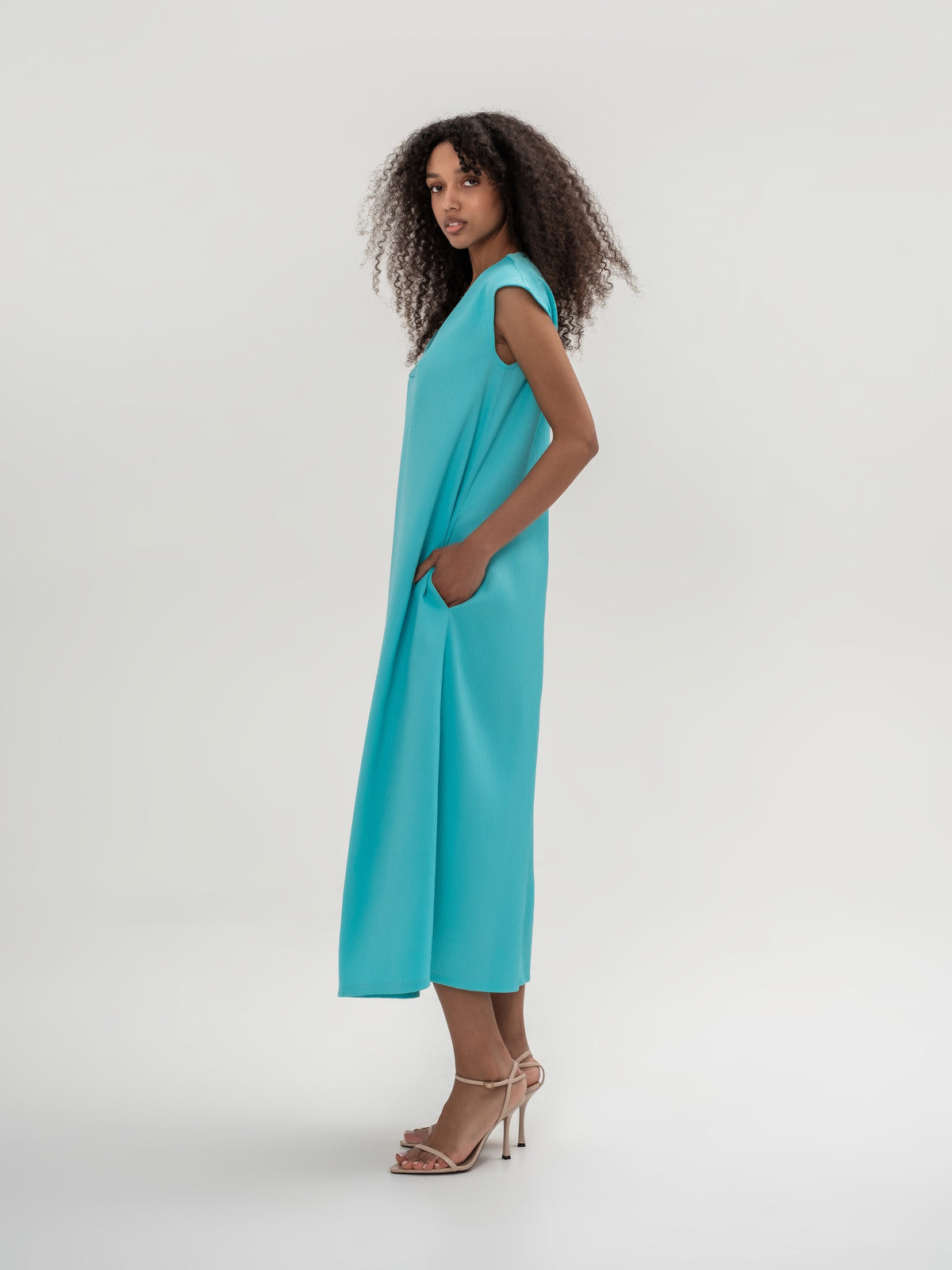 Long mint dress with pockets sleeveless V-neck