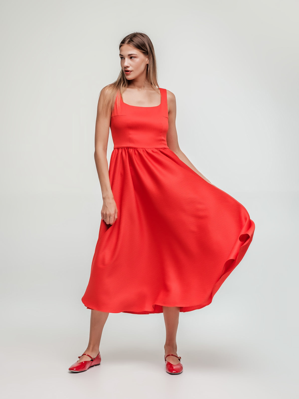 Red sleeveless midi dress